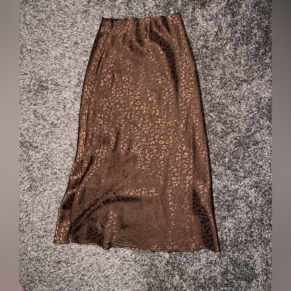 Leopard midi skirt